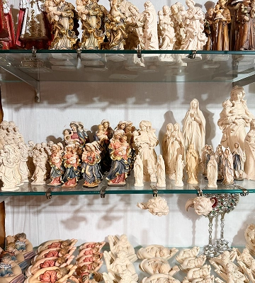 wallfahrtsladen-birkenstein-schnitzereien (4)